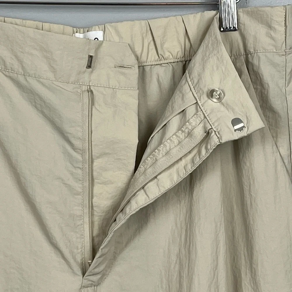 Wilo The Label womens khaki nylon cargo parachute wide leg pants, large.